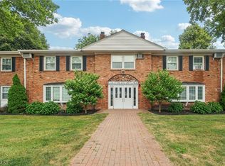 16 Meadowlawn Dr UNIT 2, Mentor, OH 44060