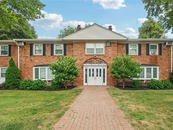 16 Meadowlawn Dr Unit 2, Mentor, OH 44060