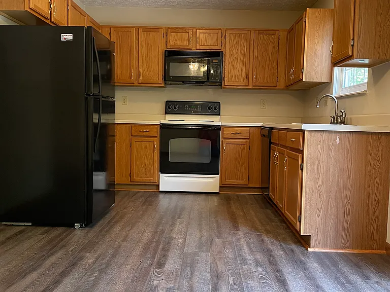820 Woodsedge Dr #820 — Photo 6