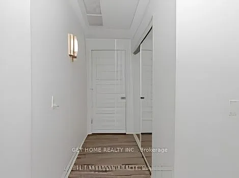 95 Dundas St W #303 — Photo 31