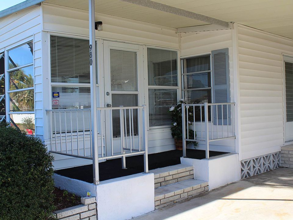 1st image of 980 Nogoya Ave E
