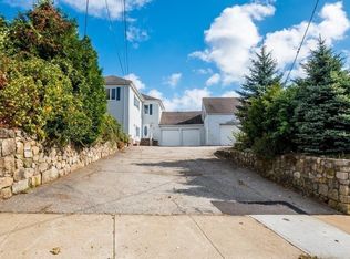 72 Cash St, Fall River, MA 02723