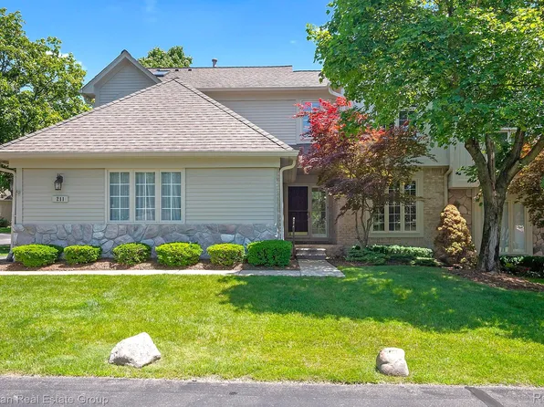 211 Saint Lawrence Blvd, Northville, MI 48168