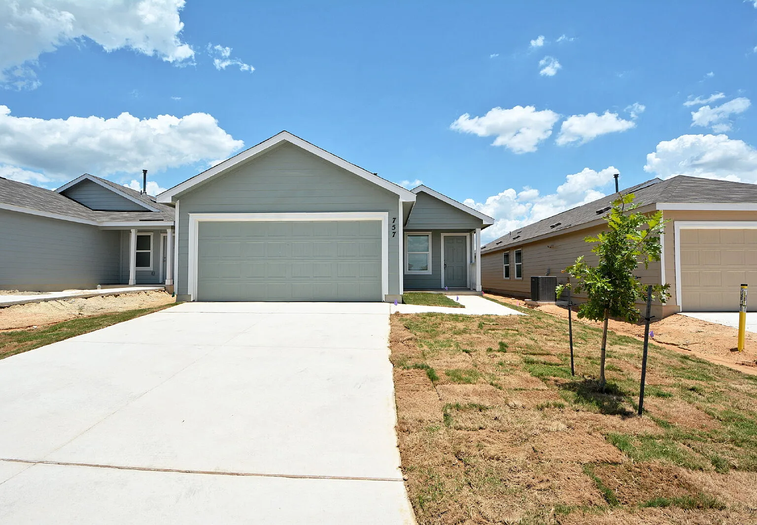 4 bed, 2.0 bath, 1627 sqft, $1,595 — Photo 1
