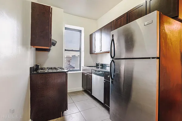 Rented by Hillel Realty Group | media 10