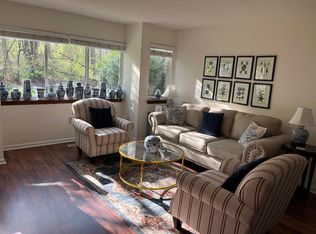 116 Hilltop Dr #116, Weatogue, CT 06089