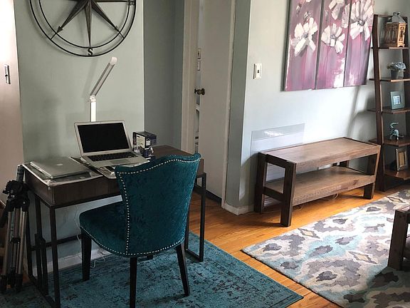 Living area/desk