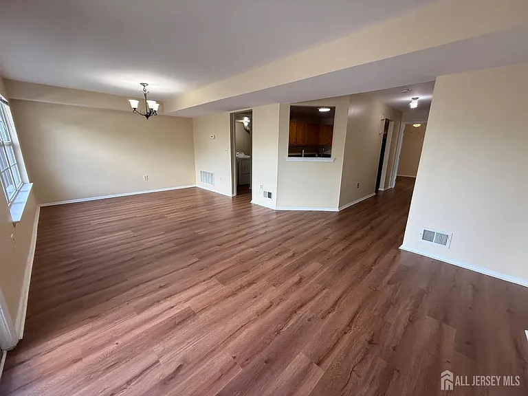 1102 Stony Brook Way — Photo 2