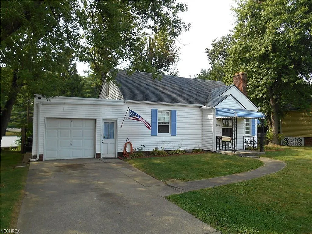 1410 Spangler St NE photo 1