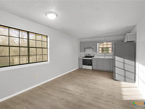 4th image of 1306 Coronado Rd