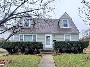 122 N Cornell Ave, Villa Park, IL