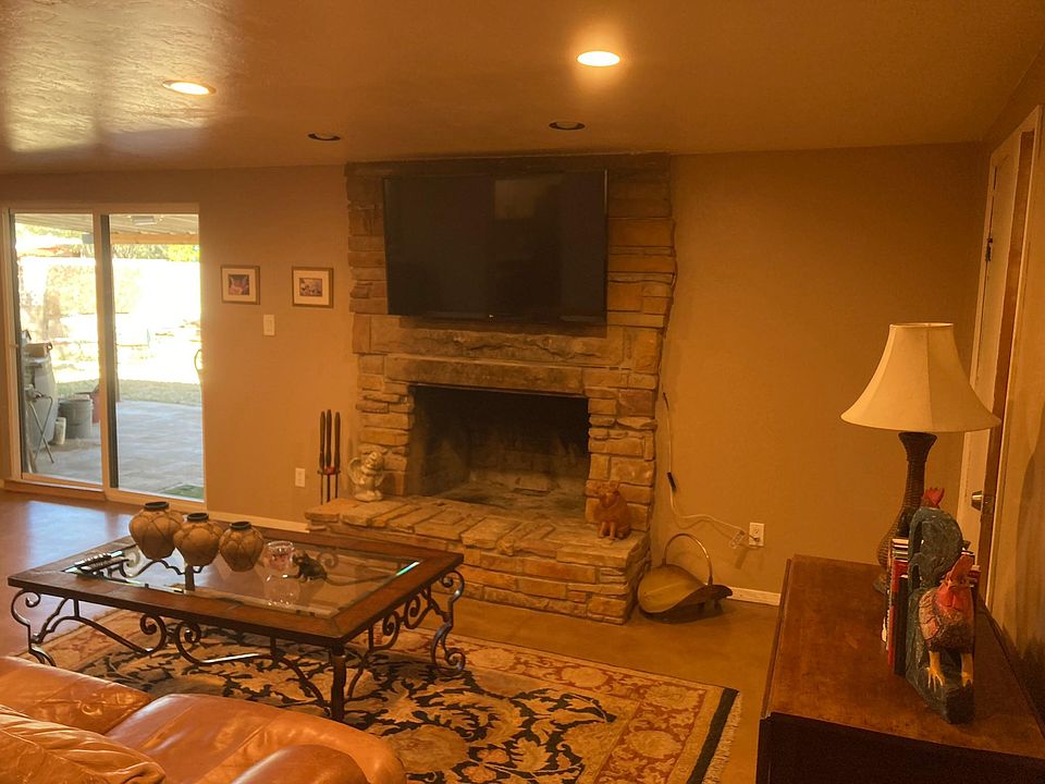 1st image of 749 S Janet Ave