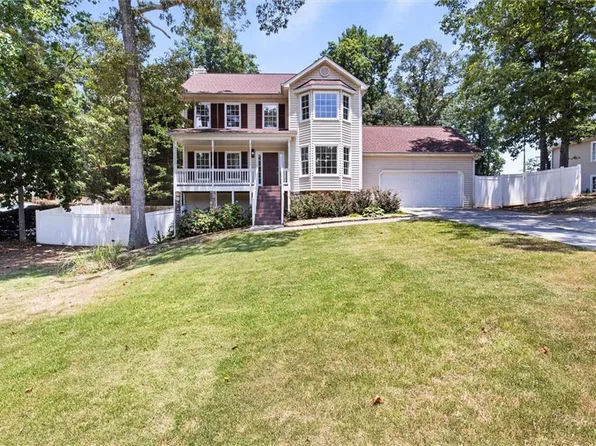 42 Crystal Springs Dr, Douglasville, GA 30134