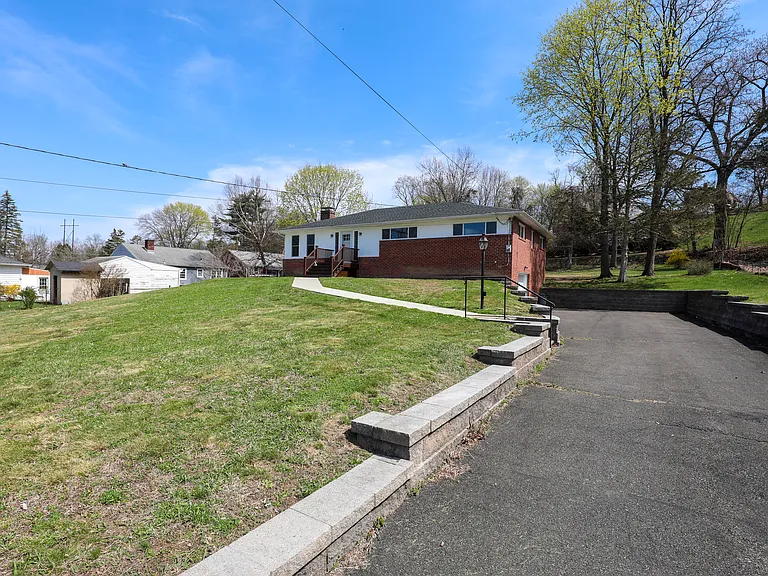 111 Zandhoek Rd — Photo 2