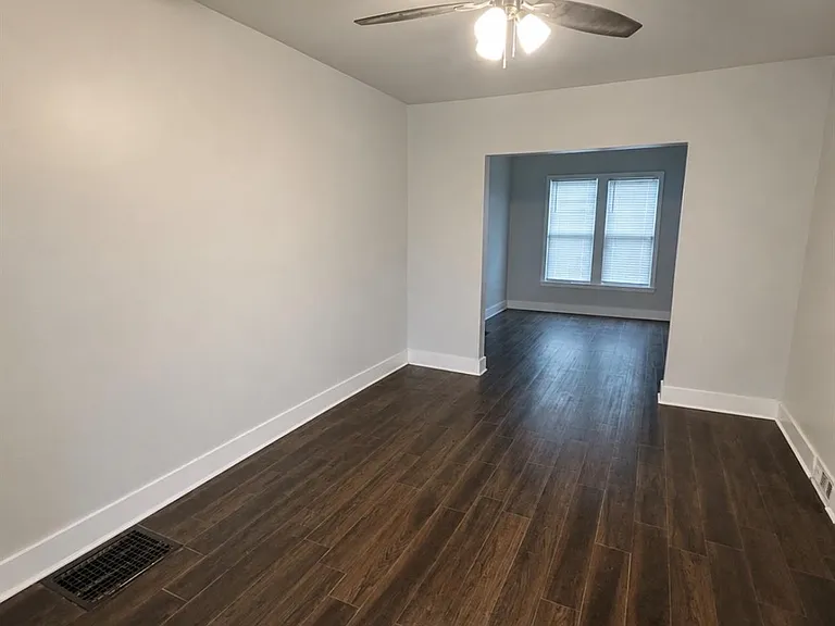 6242 Frontenac St — Photo 14