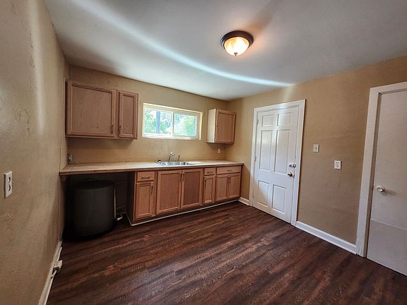 2nd image of 1906 Sharp St APT B