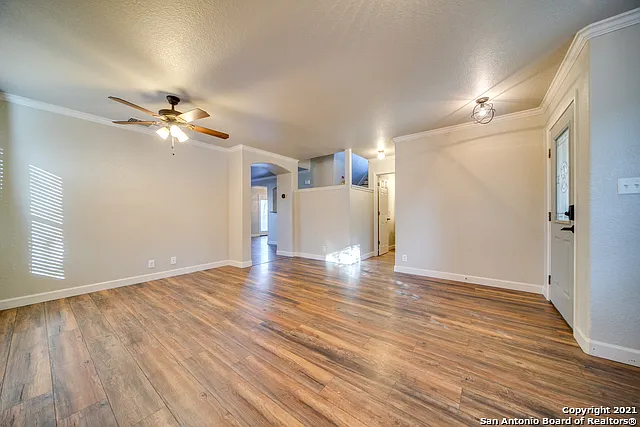 124 Latigo Ln — Photo 3