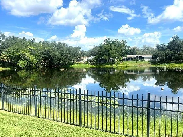 3 bed, 2.0 bath, 2250 sqft, $3,800 — Photo 3
