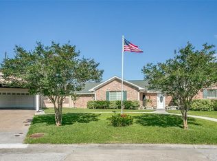 11 Marlin Ln, Baytown, TX 77520