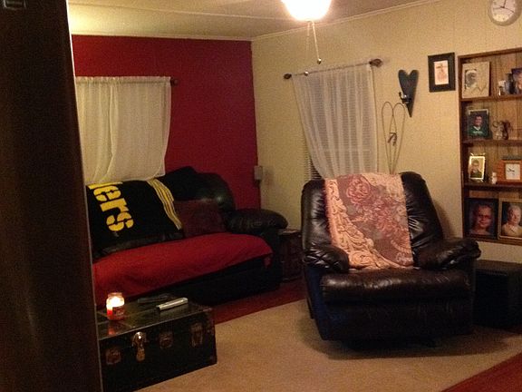 4th image of 302 Laurel Dr