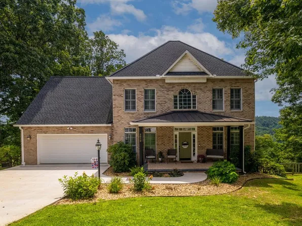 2050 Lubna Dr, Christiansburg, VA 24073
