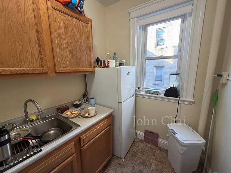 225 Kelton St #4 — Photo 10