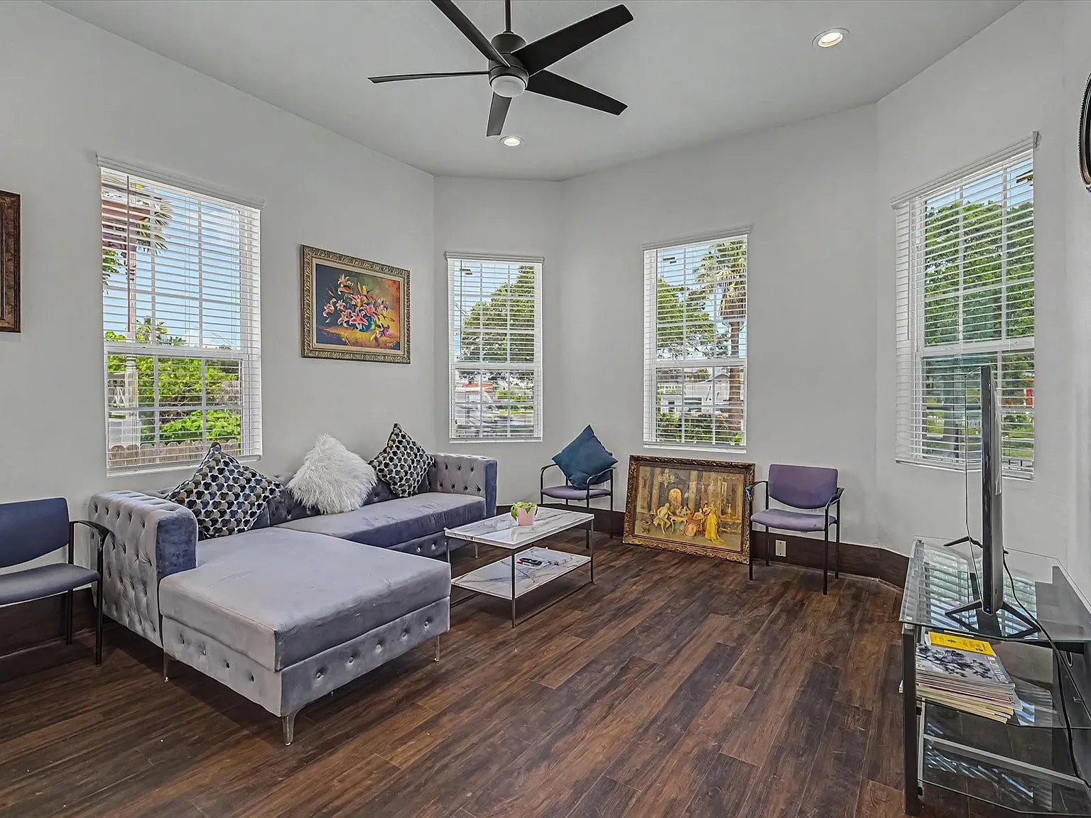 3 bed, 2.0 bath, 2151 sqft, $3,200 — Photo 3