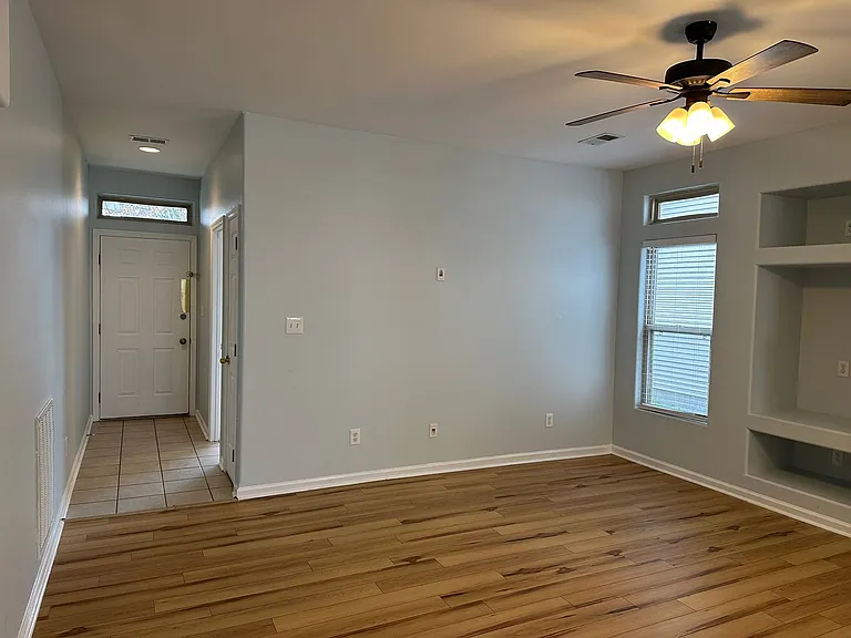 333 Spring Valley Ln — Photo 18