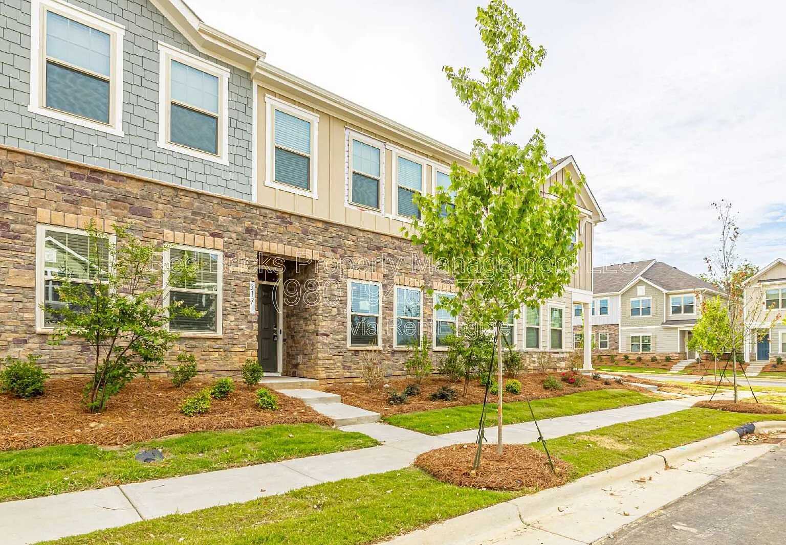 4 bed, 3.5 bath, 2267 sqft, $2,195 — Photo 3