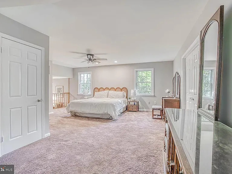 594 Pinedale Dr — Photo 6