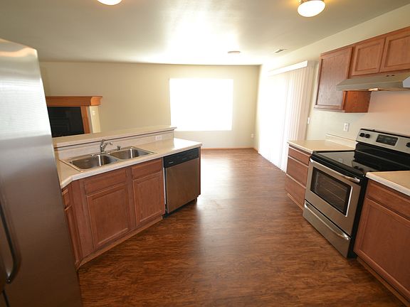 4th image of 32804 42nd Ave S