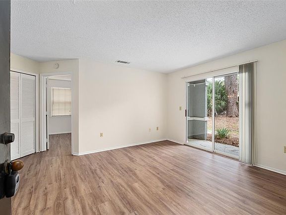 3rd image of 3705 SW 27th St APT 412