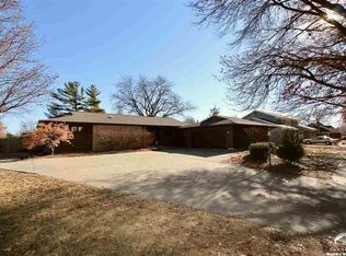 532 Schwarz Rd, Lawrence, KS 66049