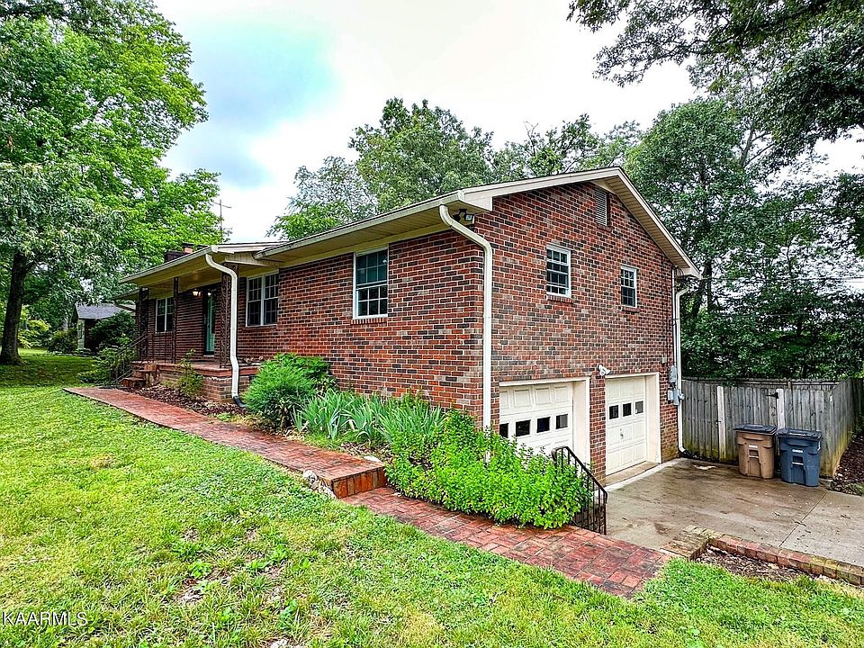 1st image of 5600 NE Chesswood Dr
