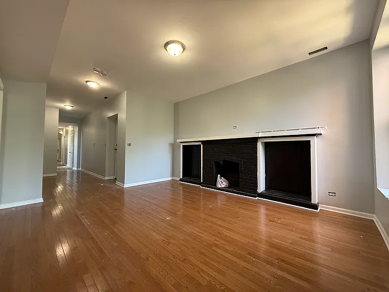 5717 S Indiana Ave #1S — Photo 2