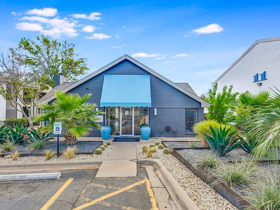 4th image of 739 W William Cannon Dr #1B-1Ba-664Sqft
