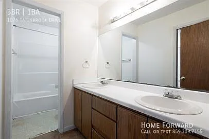 1076 Tatesbrook Dr — Photo 8