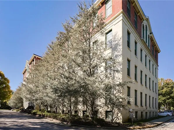 15 Higgins St APT 122, Smithfield, RI 02917