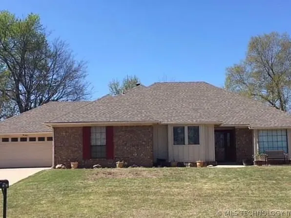 1421 Lakehurst Dr, Ada, OK 74820