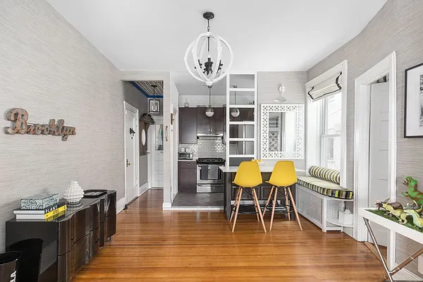 Sold by Compass | media 10