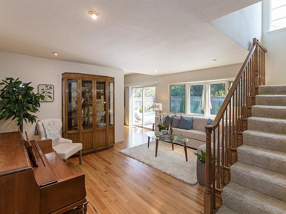 5th image of 16194 Lilac Ln