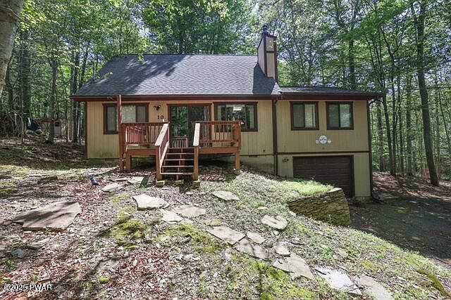 1st image of 10 Oak Dr