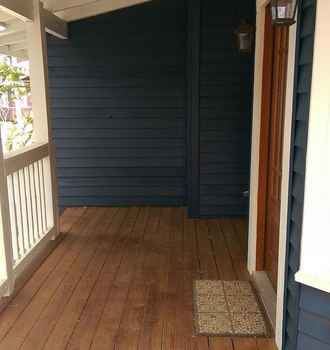 Large private porch.