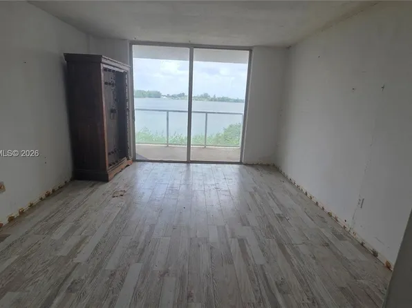 1301 Miami Gardens Dr Floor 322W, Miami, FL 33179