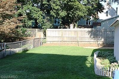 2nd image of 604 Harlan Ave NE #2