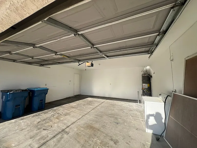2708 Ganzo St — Photo 35