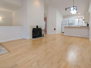 2522 NW Vaughn St APT 3, Portland, OR 97210