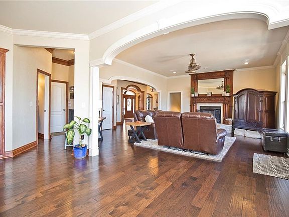 3rd image of 901 NW Provence Pl