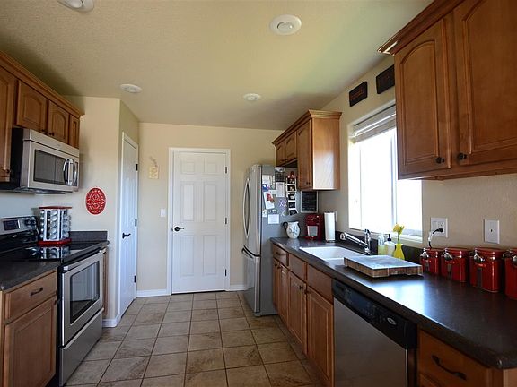4th image of 2933 Elizabeth Ct