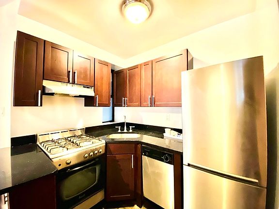 3rd image of 229 E 12th St APT 31A